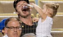 大嘴爆料小贝的视频大全,揭秘视频大全背后的精彩瞬间