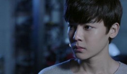 侯明昊爆料朋友圈视频,揭秘明星私生活瞬间